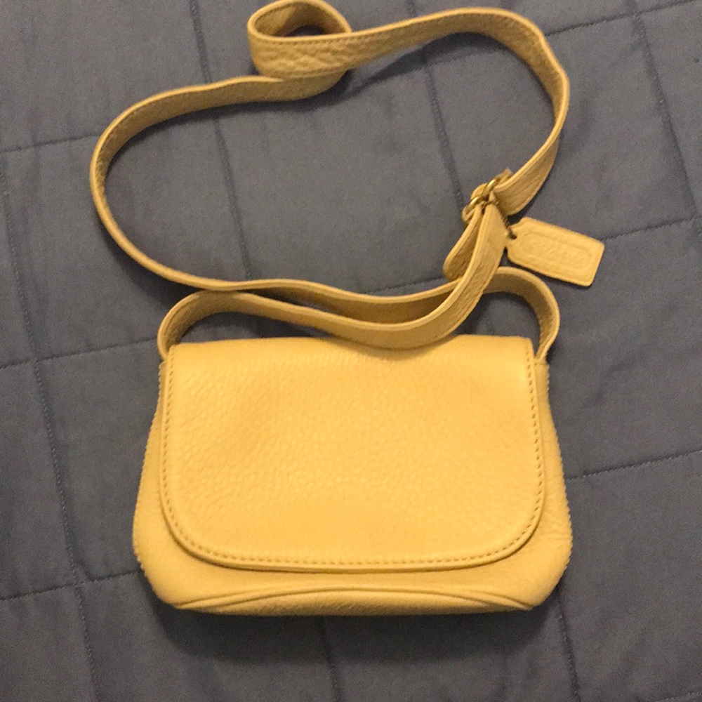 Coach classic cream small crossbody clean
